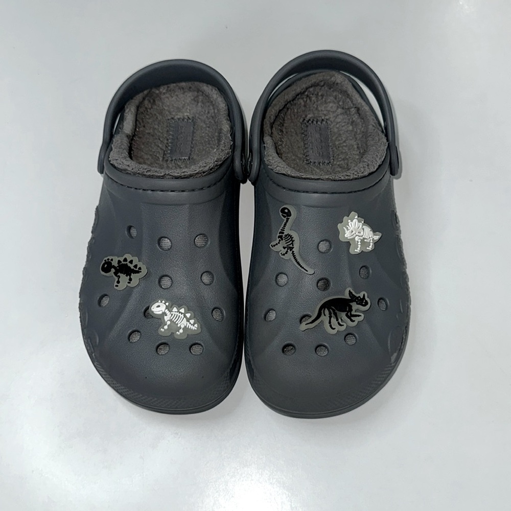 Crocs Fuzzy Lined Clogs Size J 2 Gray Slip On Comfort Shoes Kids